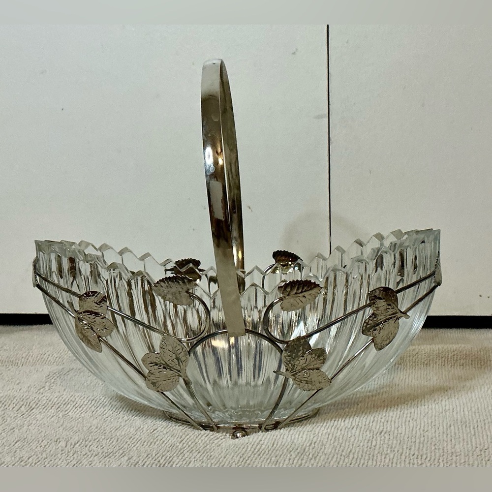 Eales Of Sheffield Vintage Silver Plated Brides Basket w/ Original Tag & Box